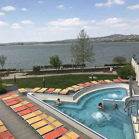 Bamboo Garden & Wellness Apartman Velence