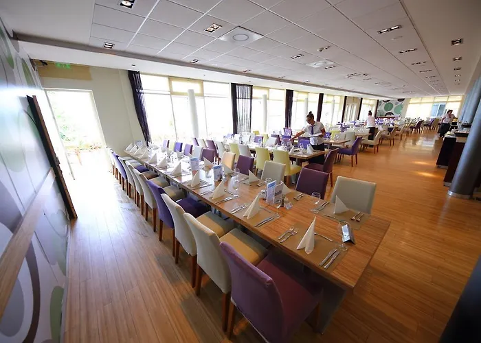 Bamboo Garden & Wellness ולנצה